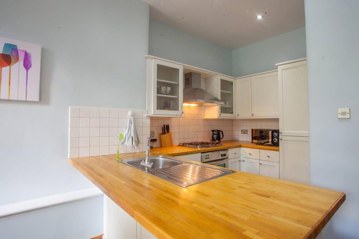 Modern, Light-Filled And Sleek West End Apartment Glasgow Eksteriør bilde