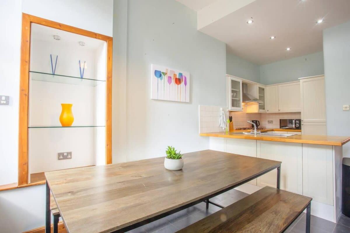 Modern, Light-Filled And Sleek West End Apartment Glasgow Eksteriør bilde